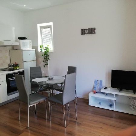 Ferienwohnung Bond With Private Parking Zadar Exterior foto