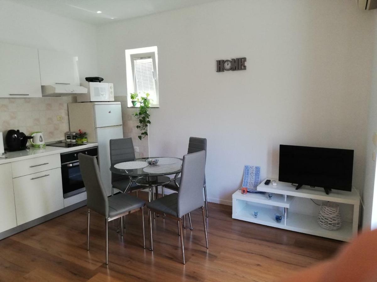 Ferienwohnung Bond With Private Parking Zadar Exterior foto